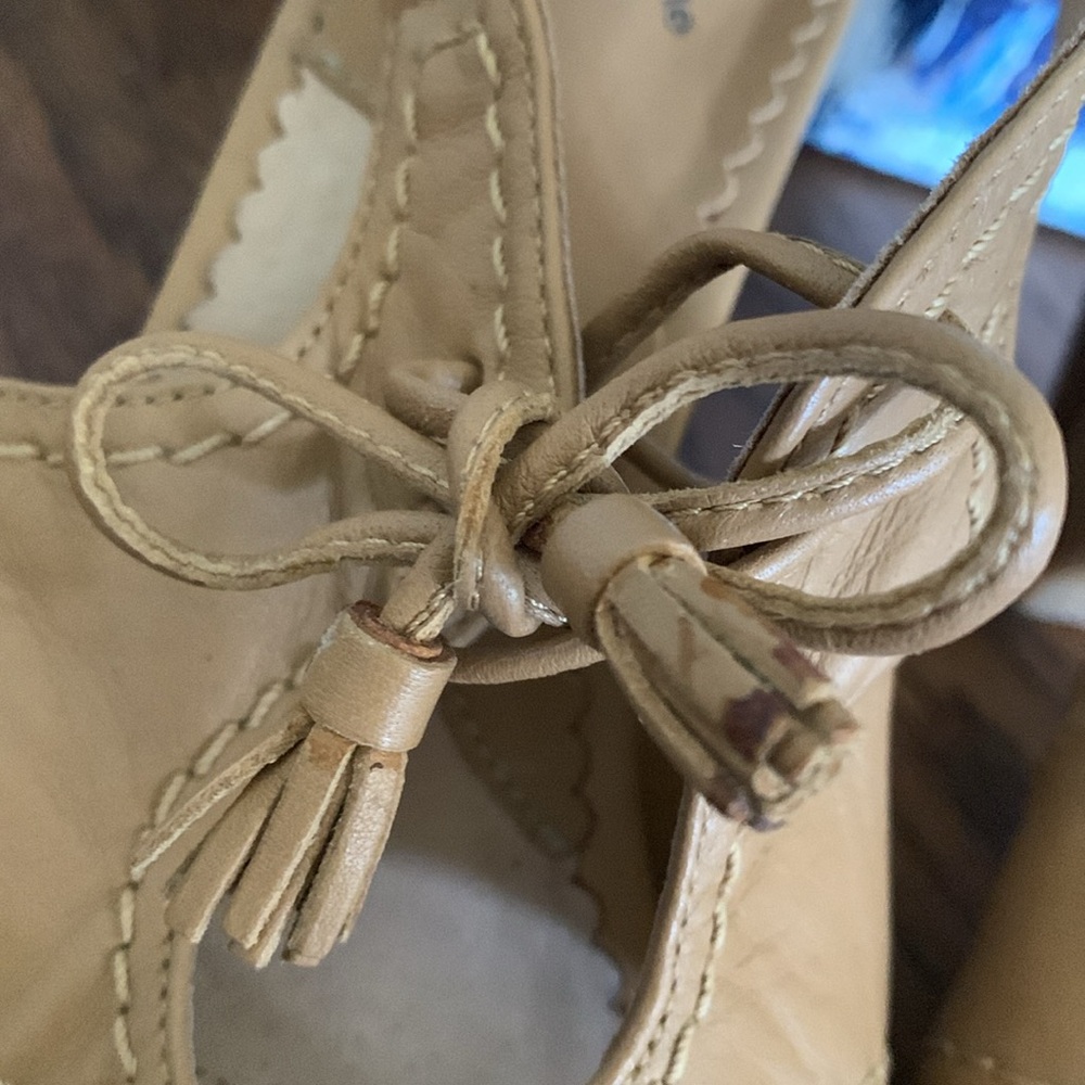 be Comfortable Blondo Heeled Sandals Tan Leather Peep Toe Sz 8M - Picture 7 of 16